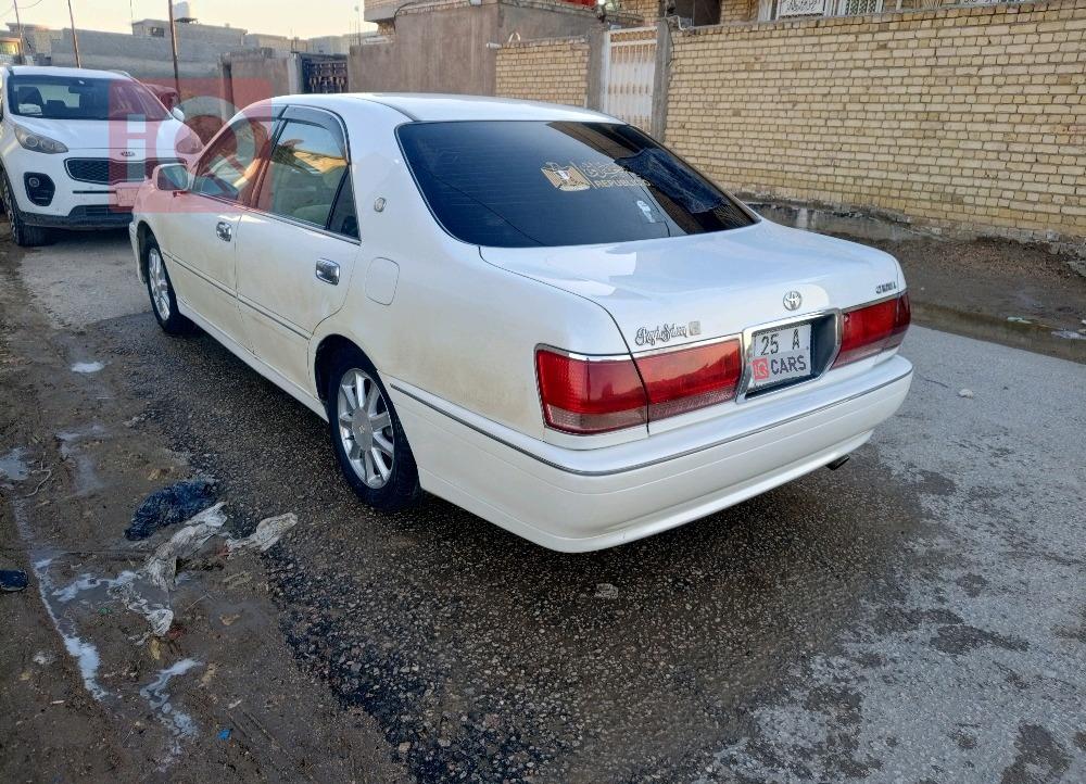 تۆیۆتا کراون